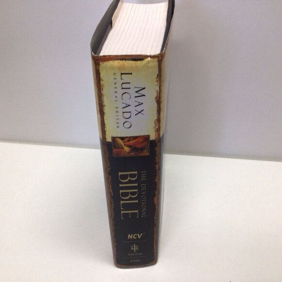 The Devotional Bible Experiencing the Heart of Jesus Max Lucado Hardcover NEW - Picture 9 of 11